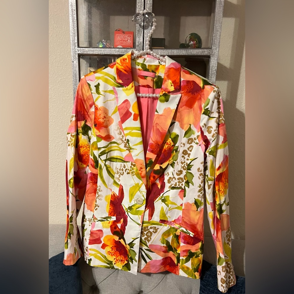 Isaac Mizrahi Blazer, Size: 12: Color: Multi-color Floral design